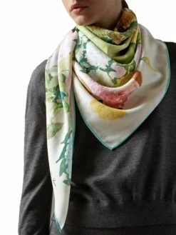 Loro Piana The Roses And The Hydrangeas Maxi Carr&eacute; Scarf -Loro Piana Official Shop unnamed file 836